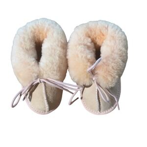 Cloud Nine Sheepskin Booties Soft Cozy‎ Infant Shoes M (4-5)
